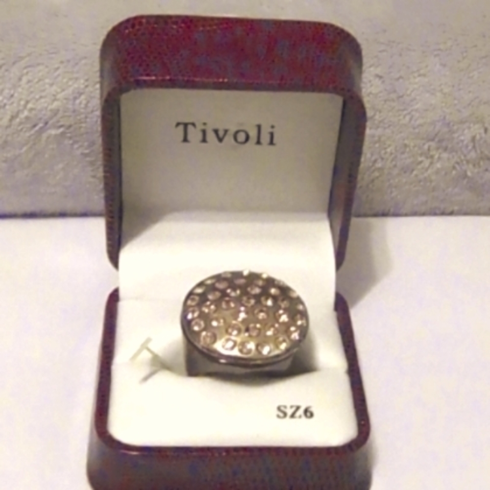 Ladies ring